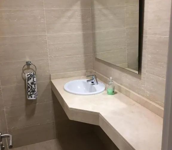 公寓 Deluxe Apt. 110qm+terrasse 60qm Pool Wifi Golf Yachthafen 圣米格尔德阿沃纳